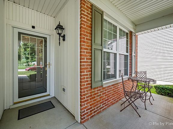 2nd image of 2892 Edgewater Dr