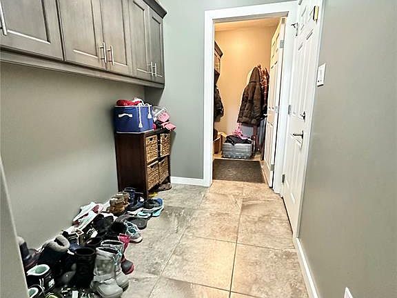 4th image of 655 Barber Cres