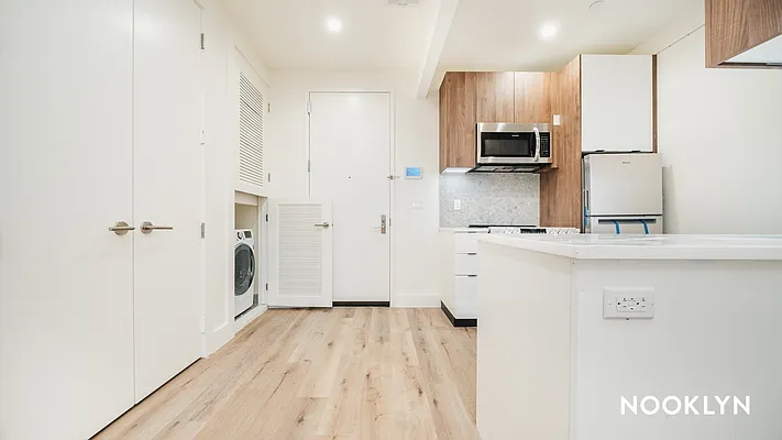 Rented by Nooklyn NYC LLC | media 44