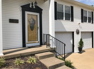 917 Stonebridge Rd, Evansville, IN 47710