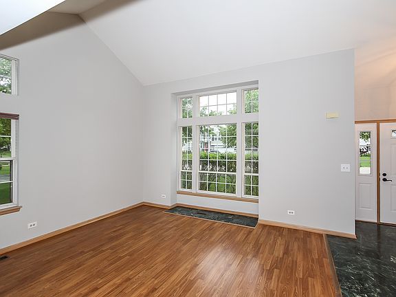 4th image of 2035 Wildwood Ln