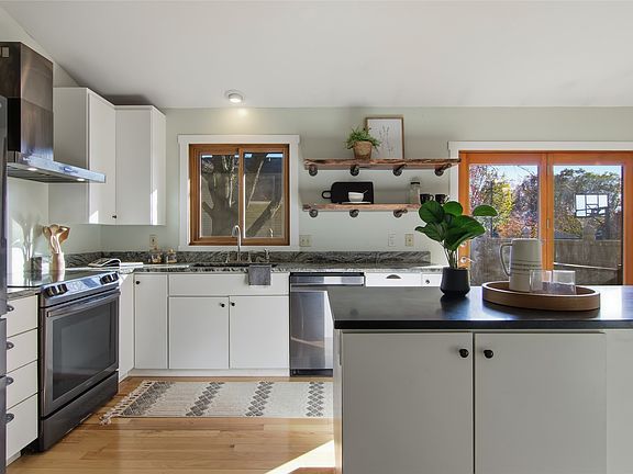 5th image of 3135 Green View Drive