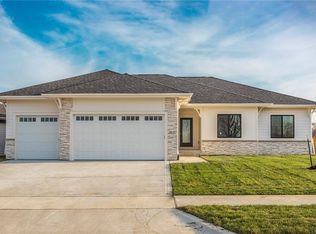 3521 NW 169th St, Clive, IA 50325