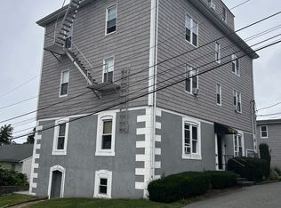 9 West St APT 3N, Bristol, RI 02809