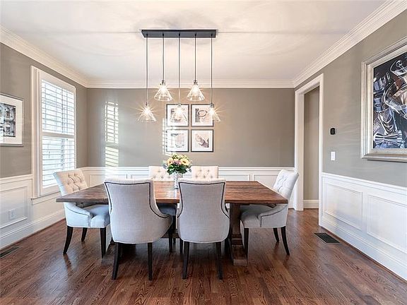 3rd image of 434 Oak Valley Cir SE