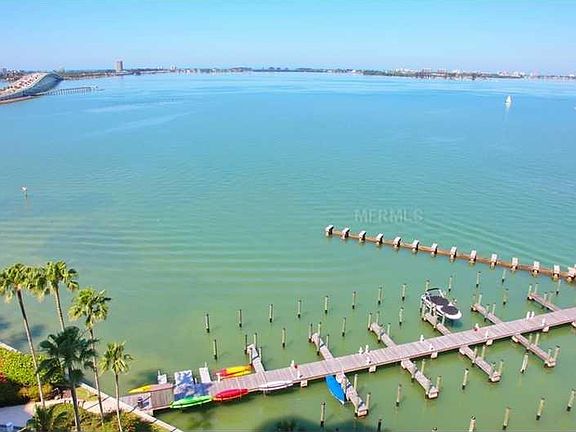 Your own boat dock with lift