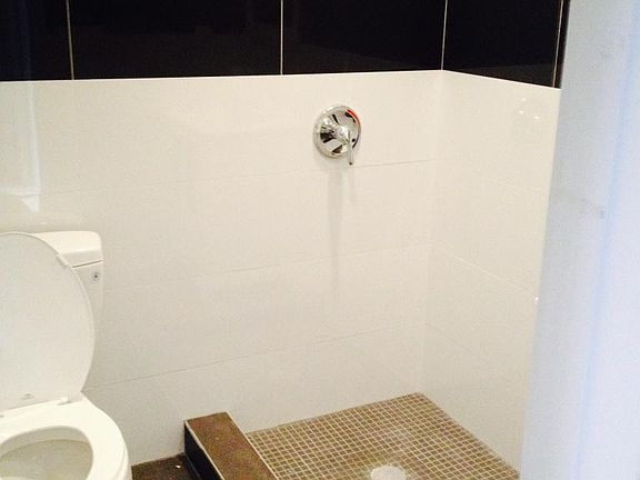 3rd image of 242 Vernon Ave APT 3