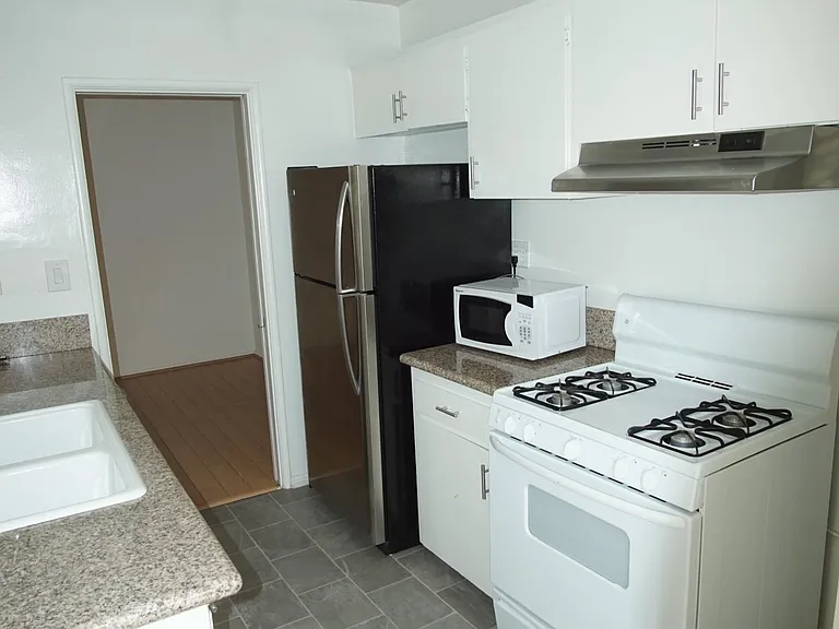 3344 Keystone Ave #6 — Photo 2