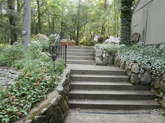 5th image of 3298 N Lakeshore Dr