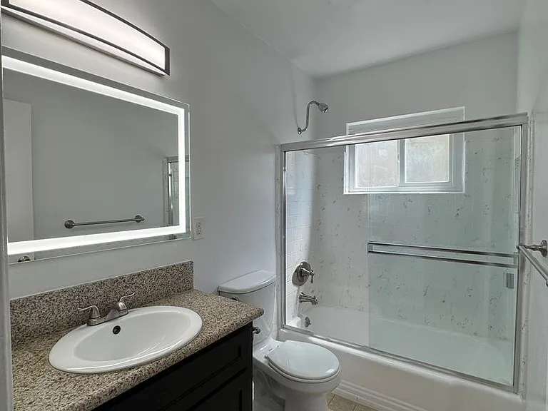 11865 Rochester Ave — Photo 14