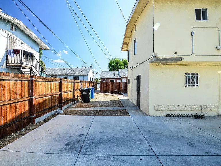 641 Loranne Ave #B — Photo 2