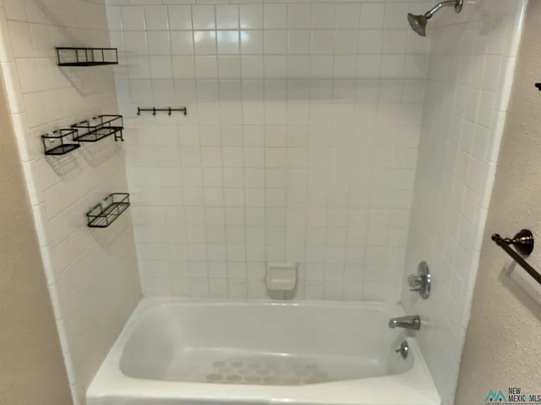 1408 Colonial Pkwy — Photo 16