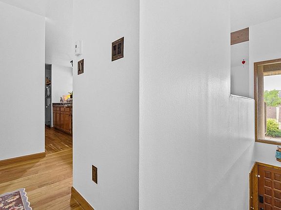 5th image of 385 Explorer Ct APT 11