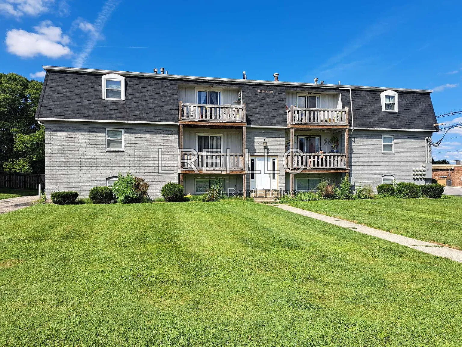 2 bed, 1.0 bath, 850 sqft, $895 — Photo 1