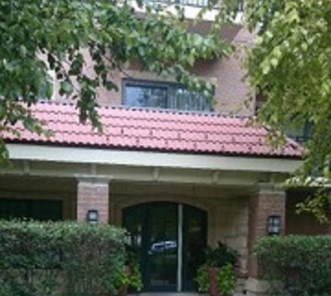 2nd image of 5100 W 96th St APT 412