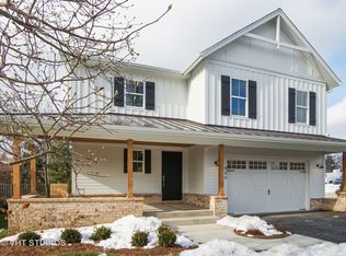 800 N Pine Ave, Arlington Heights, IL 60004