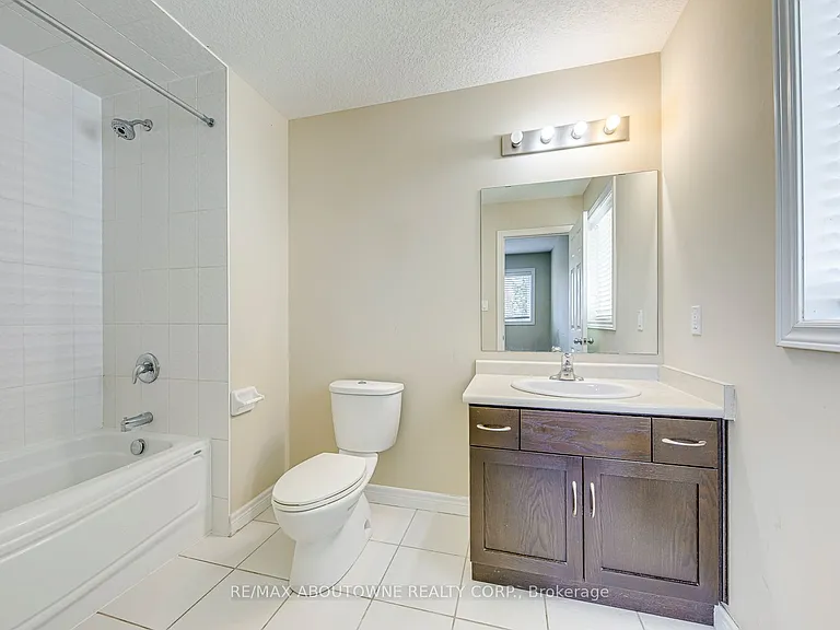 816 Roulston St — Photo 34