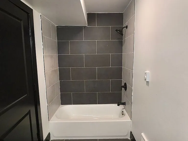 11 Thomas St — Photo 2