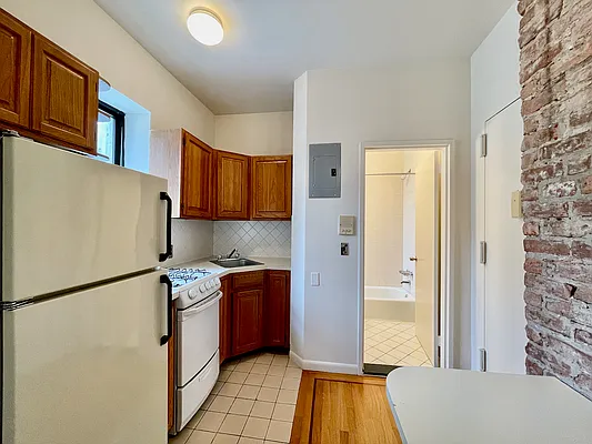 Rented by J & L Holding Corporation | media 15