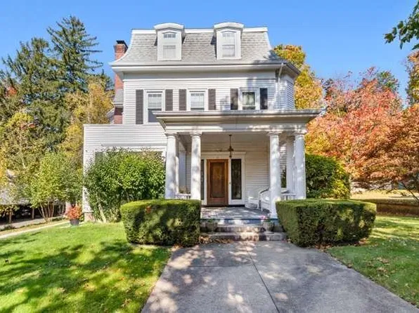33 Yale Ave, Wakefield, MA 01880