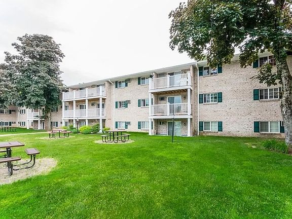 2nd image of 200 Manning St APT 17B