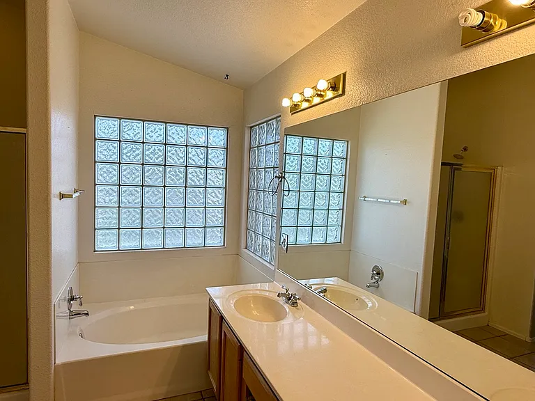 1273 W Swan Ct — Photo 11