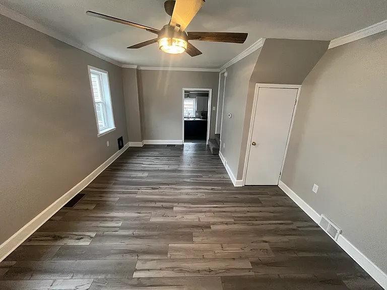 54 Valley St — Photo 8