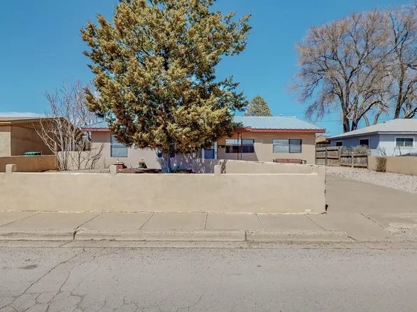 704 Washington Ave, Grants, NM 87020