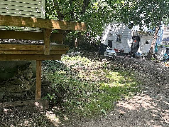 4th image of 1049 Johnston St