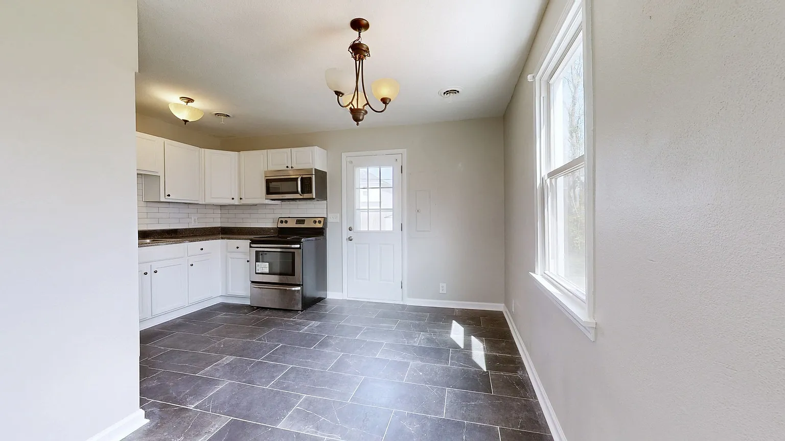 233 Burch Rd photo 1