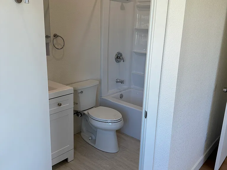 410 Zenith St #3 — Photo 18
