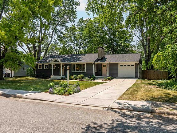 2nd image of 807 Elm Dr