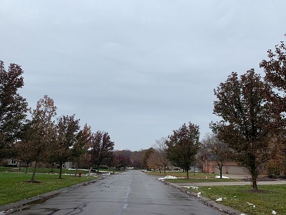 4th image of 2458 River Woods Dr N