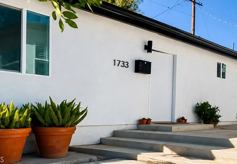 1733 N Avenue 53 — Photo 1