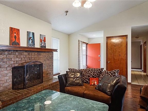 5th image of 2321 Meridian Dr