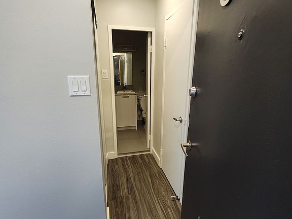 3rd image of 31 Spencer Ave