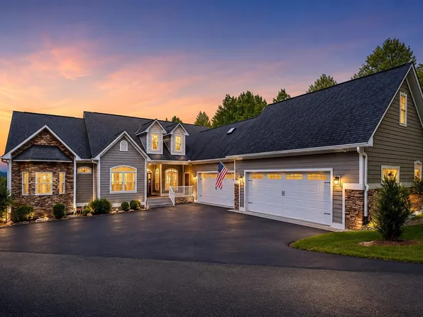 5540 Carons View Ln, Roanoke, VA 24014