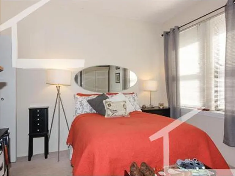 317 Summit Ave #2E — Photo 4