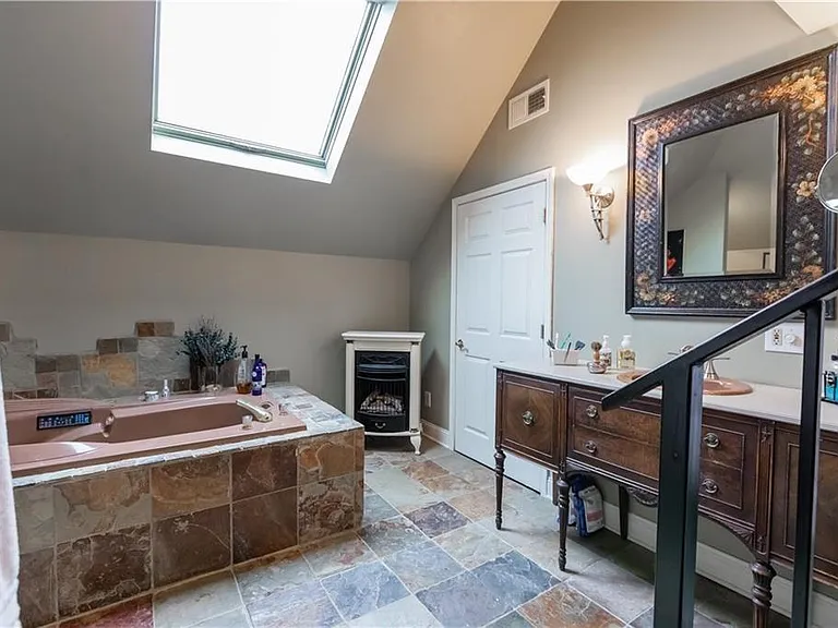 425 Gladstone Blvd — Photo 35