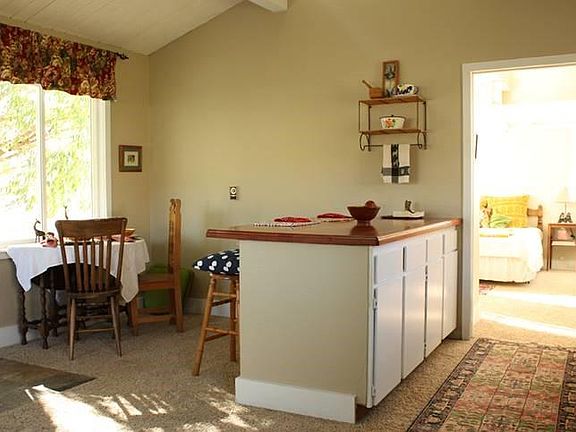 4th image of 2550 Honeysuckle Ln