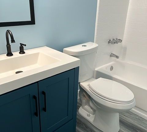 3rd image of 7643 Melissa Ct N