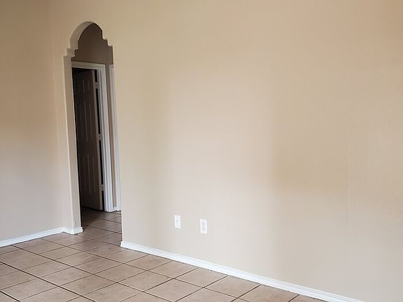 4th image of 749 Sonesta Dr #4