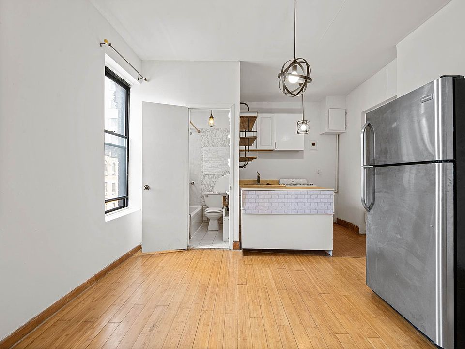 1st image of 402 E 69th St APT 21