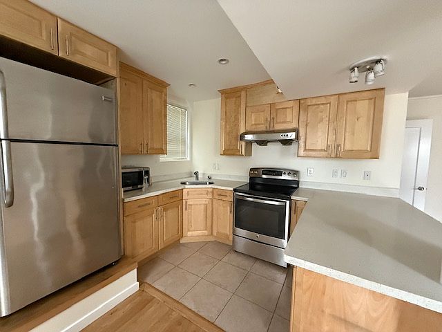 1st image of 2832 Greenwich St