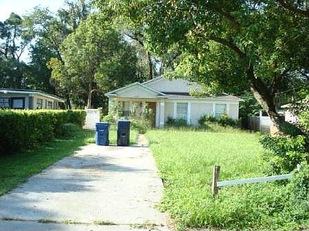 2nd image of 1509 E Poinsettia Ave