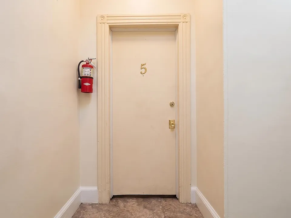 13 Columbia Ave #5