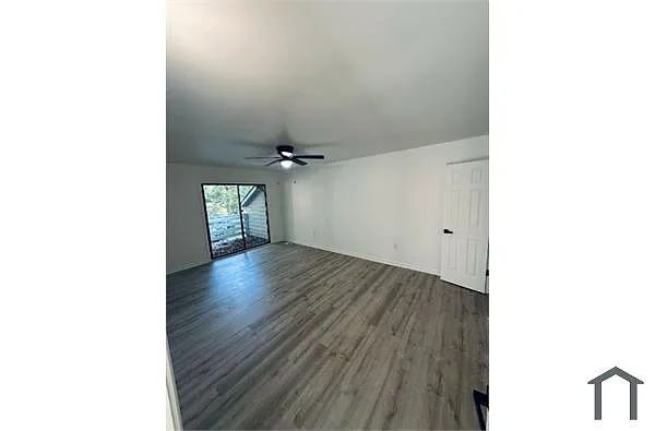 Building Photo - 5 Villa Dr #D