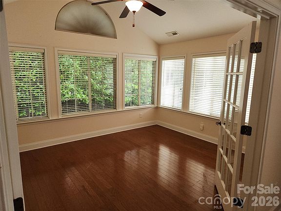 5th image of 1 Mountain Meadow Cir