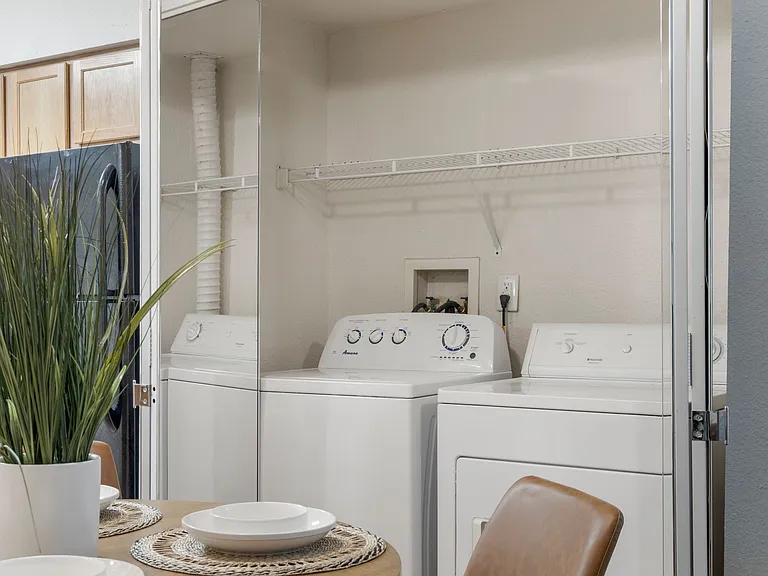 Deerfield Estates - First Months Rent FREE *Select Units Only* — Photo 20