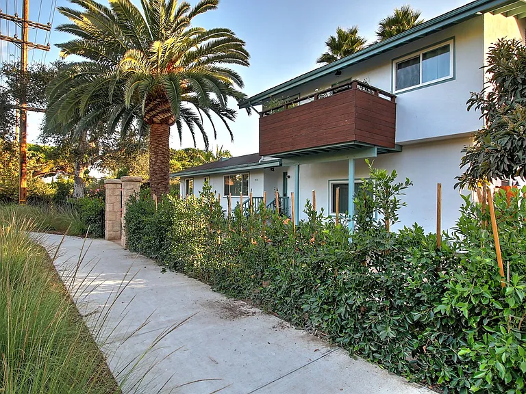 130 S Soledad St — Photo 1